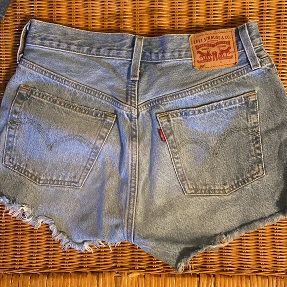 Levi, Size W27, 501 Style - Picture 2 of 2